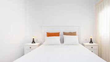 2 slaapkamers, een strijkplank/strijkijzer, wifi, beddengoed