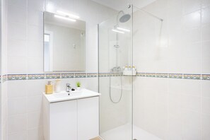 Hair dryer, towels