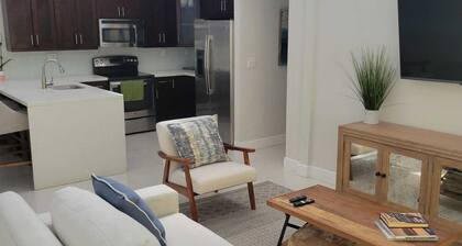 Encantadora casa de 2 habitaciones y 2 baños ubicada en Dadeland en Miami.