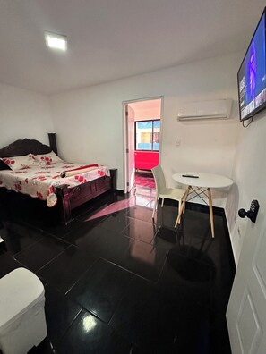 2 habitaciones, escritorio, wifi gratis y ropa de cama 