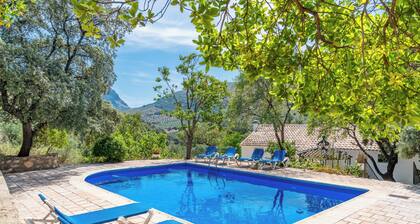 Cerro de la Cruz, a charming farmhouse with excellent views, peace and relaxation.