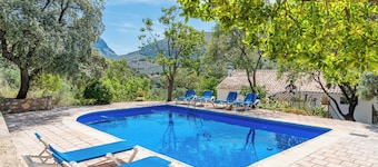 Cerro de la Cruz, a charming farmhouse with excellent views, peace and relaxation.