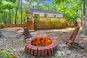 Terrace/patio - Brandyapple Retreat by Rather Be Properties (Raleigh)