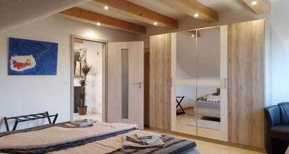 Exkl. FeWo für Anspruchsvolle, 75 qm, DG, 2 Pers.