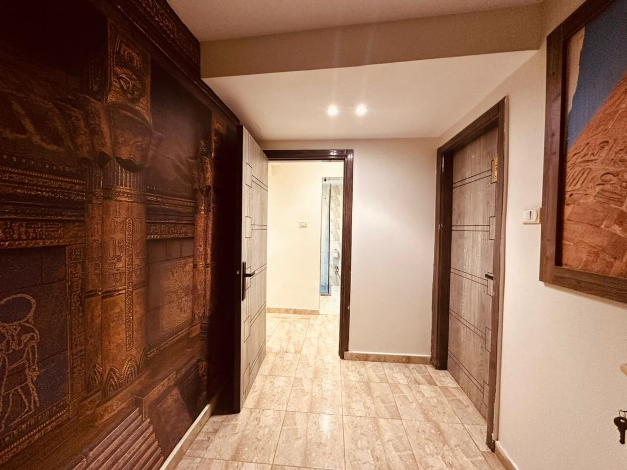 Ropa de cama de alta calidad, colchones con pillow-top y escritorio 