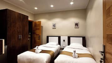 Deluxe Double Room | 1 bedroom, premium bedding, pillow-top beds, desk