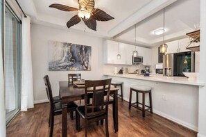 Dining - Luxury Villa Paradise Home (Kapolei)