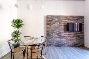 Dining - iFlat | Radiant retreat in Esquilino (Roma)