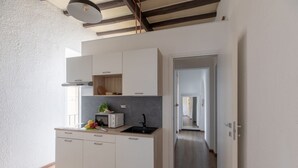 Fridge, microwave, stovetop, toaster - iFlat | Brand New Bright and Comfortable Monti apt (Roma)