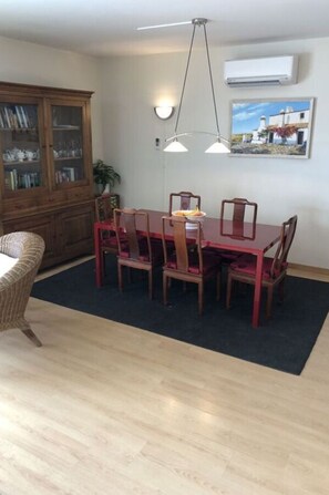 Mobile Home | Dining