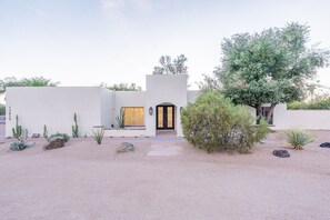 Exterior - Family-Friendly Pueblo Retreat ~Pool, Hot Tub, BBQ (Scottsdale)