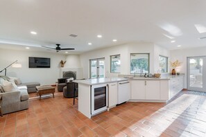 Interior - Golf, Pool and Fun at Pueblo Retreat Near WM Open (Scottsdale)