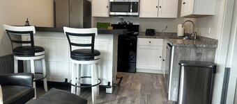 Refurbished Jail Charming  2-bedroom with AC, WiFi in beautiful Augusta, Montana