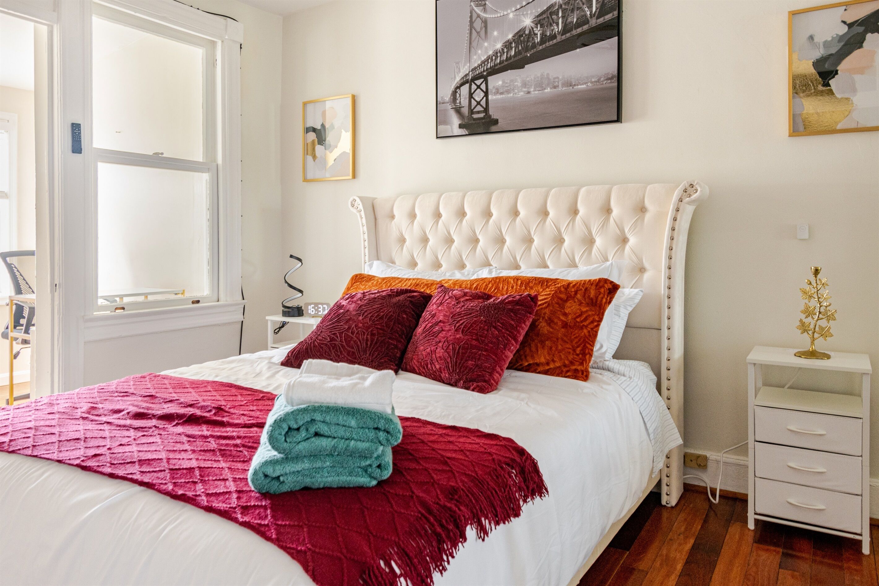 4 bedrooms, desk, iron/ironing board, free WiFi