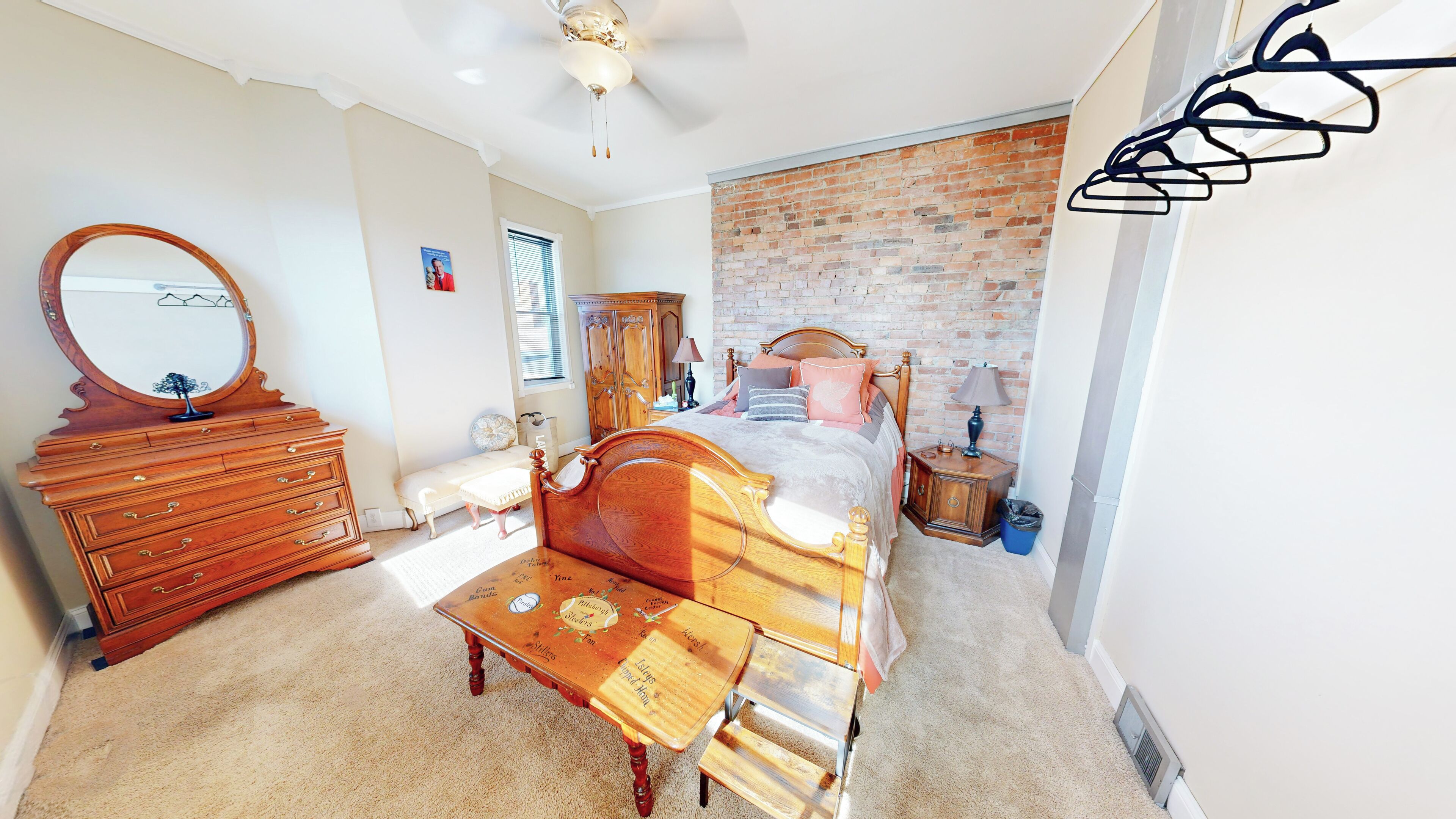 3 bedrooms, in-room safe, desk, iron/ironing board