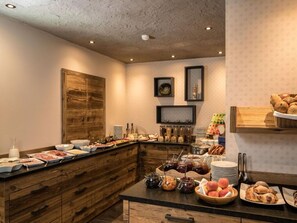 Mobile Home | Dining