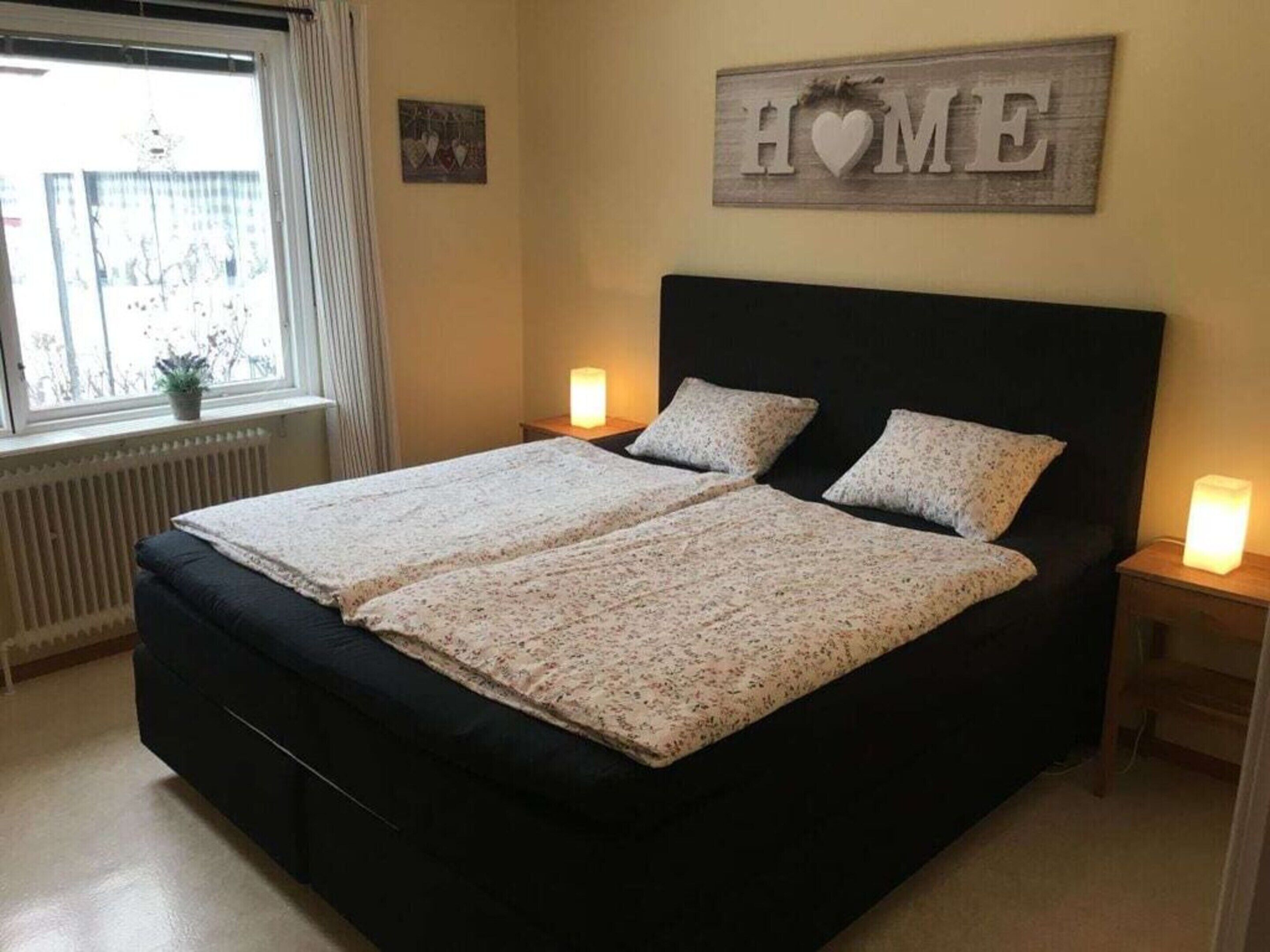 3 عدّة غرف نوم وطراز فريد لكل وحدة ومكواة/لوح كي