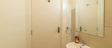 Dusj, håndklær og såpe