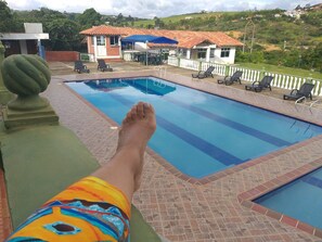 2 udendørs pools