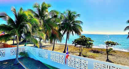 Beachfront Bliss: Spacious 5-Bedroom, 2-Bath Escape with Stunning Ocean Views
