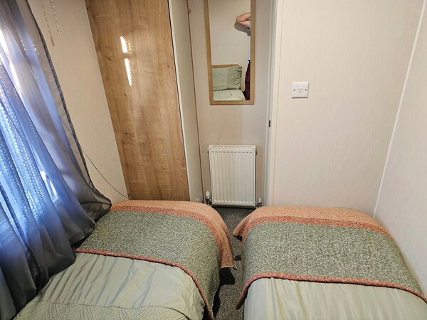 Luxury Chichester Caravan Seaside Retreat - Hampshire