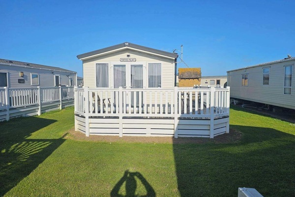 Cabin | Exterior