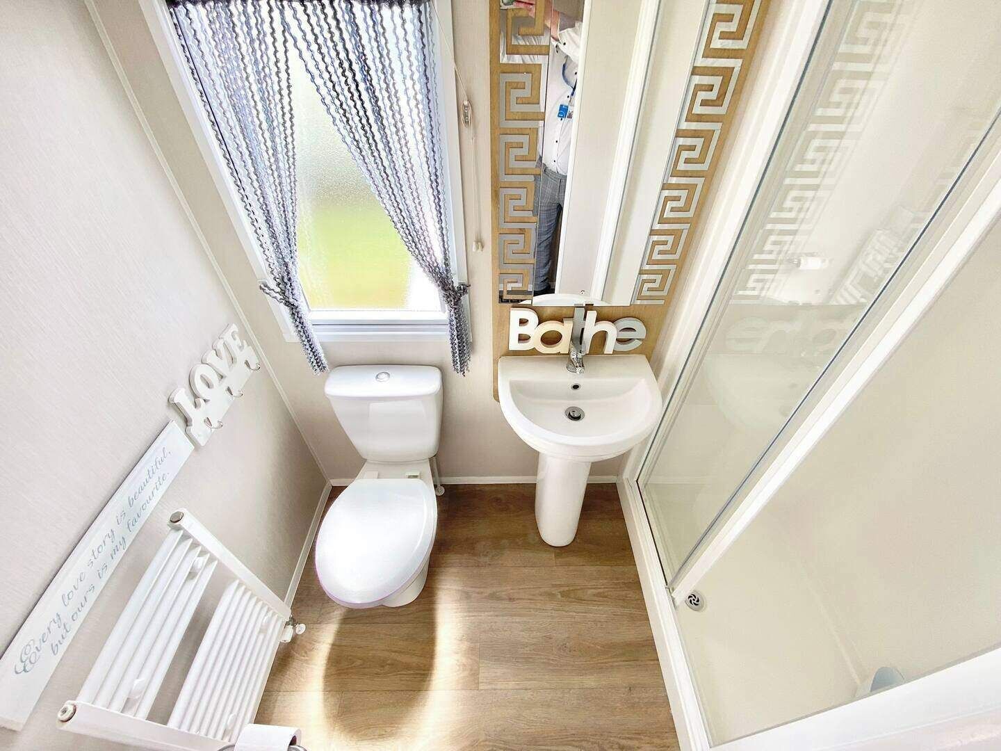 Cabin | Bathroom | Shower, hair dryer