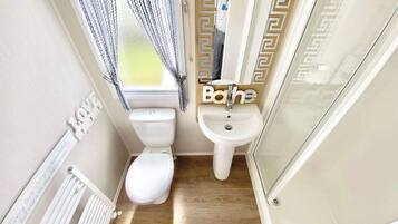 Cabin | Bathroom | Shower, hair dryer