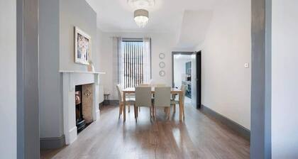 Family Friendly 2BR Close to Durham City