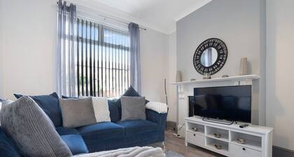 Family-Friendly 2BR Close to Durham City