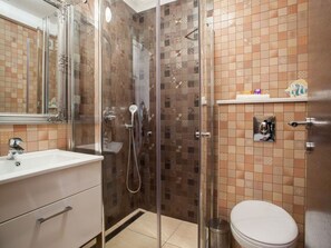 Mobile Home | Bathroom | Bathtub - 8910 Comfortable Holiday Residence (Makarska)