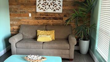 智能电视、桌上足球、乒乓球