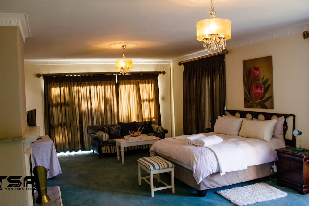 The Advocate Suites Manor