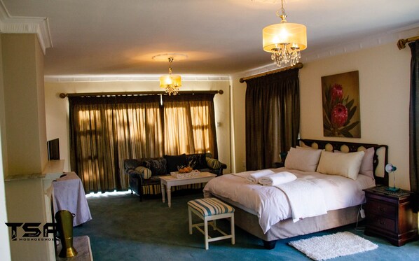 6 dormitorios, escritorio, espacio para trabajar con un portátil