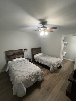 1 bedroom, WiFi, bed sheets