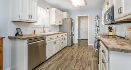 Emery’s Place GAME ROOM, 4BD 2BR near Palo Duro Canyon