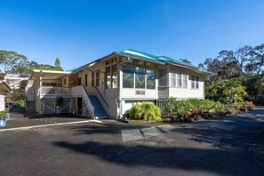 Exterior - Aloha Junction Guesthouse Suites, stay and explore Kilauea Volcano Hawaii (Volcano)