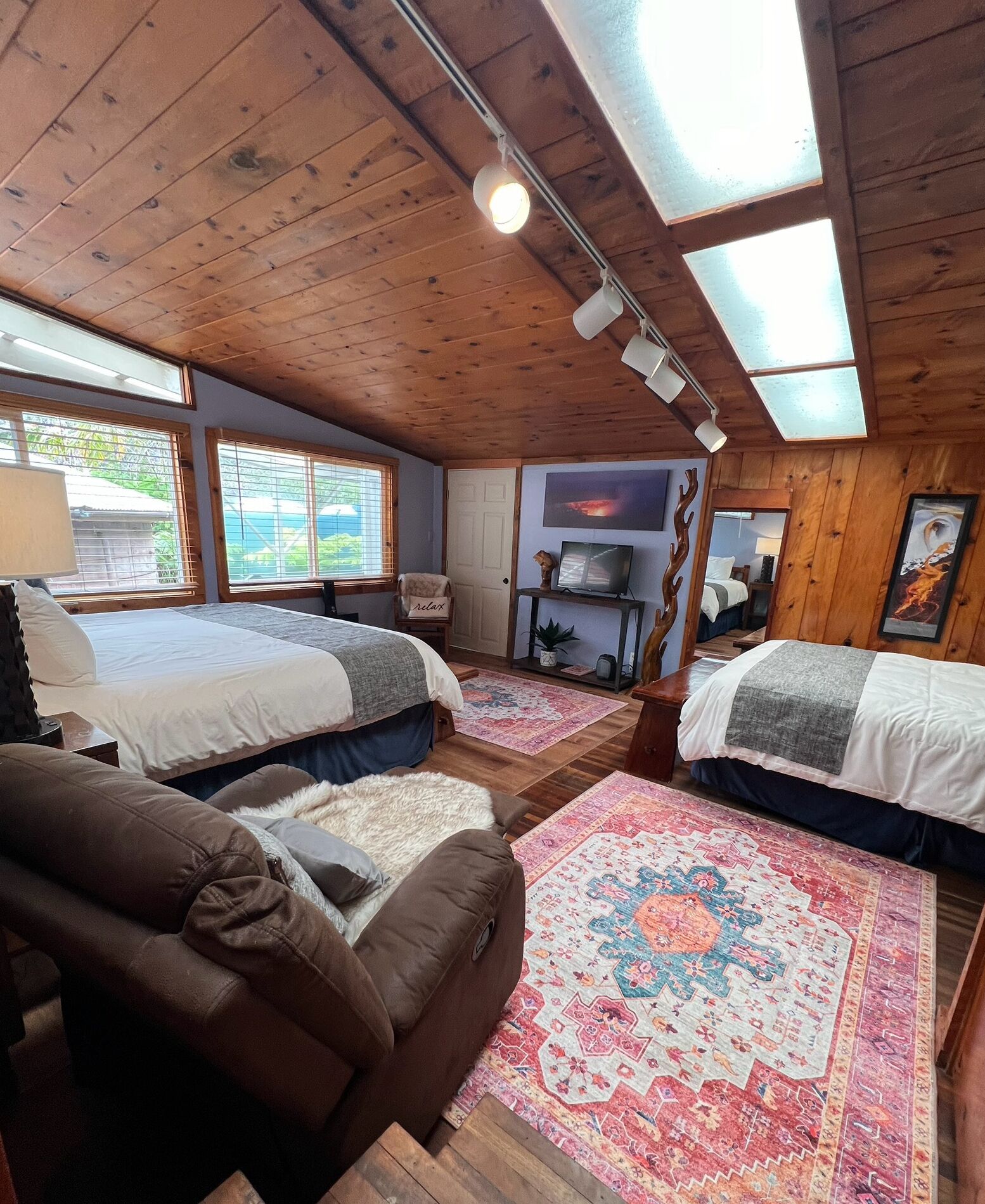 1 habitación, tabla de planchar con plancha, wifi y ropa de cama 