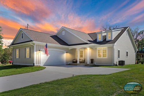 The Bay Constellation -Walk to Yerkes |Firepit |Pool Table|New Construction