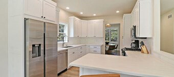 The Bay Constellation -Walk to Yerkes |Firepit |Pool Table|New Construction