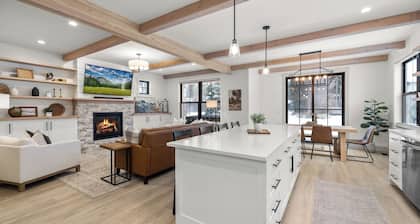 Immaculate home with Flathead River access , close to Glacier!