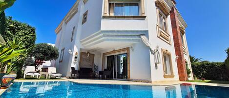 Piscine extérieure, piscine chauffée