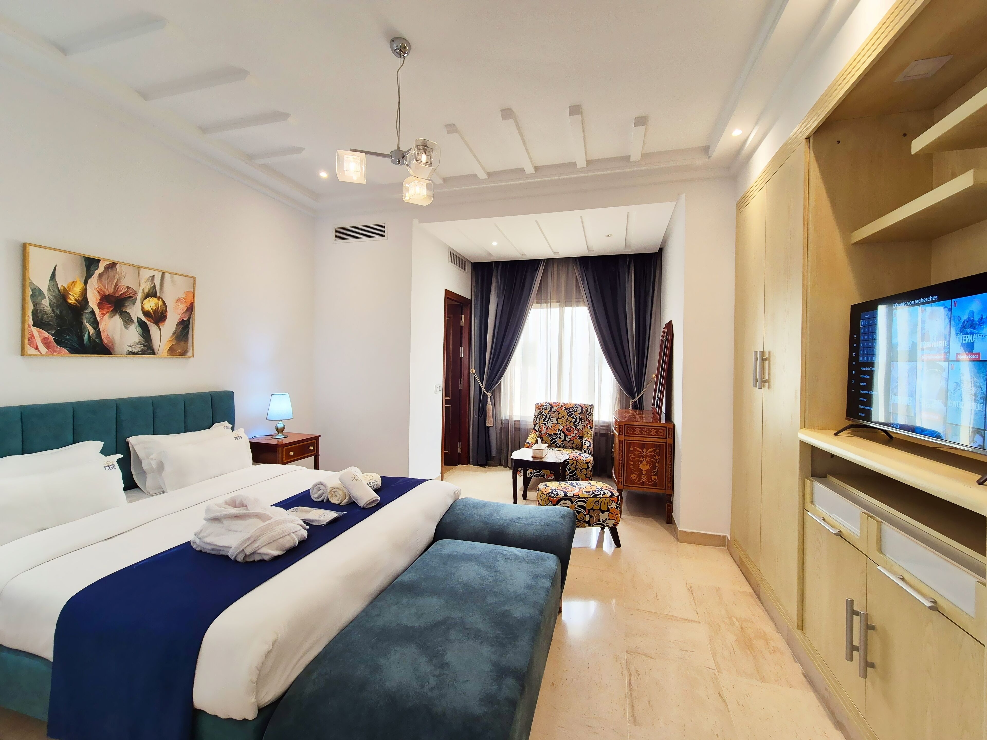 6 chambres, coffres-forts dans les chambres, bureau