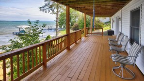 Terrace/patio - Sunrise Shores: Spectacular View! (Penn Yan)