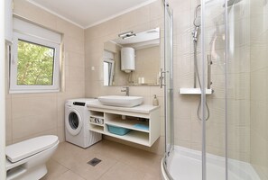 Shower - Apartment 2367/123436 (Istria - Stinjan), 1500m from the beach (Stinjan)