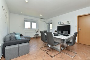 Interior - Apartment 2367/123439 (Istria - Stinjan), 1500m from the beach (Stinjan)