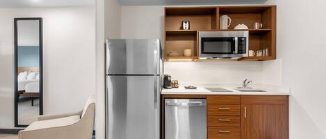 Wasserkocher mit Kaffee-/Teezubehör