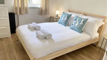 2 bedrooms, desk, iron/ironing board, travel cot