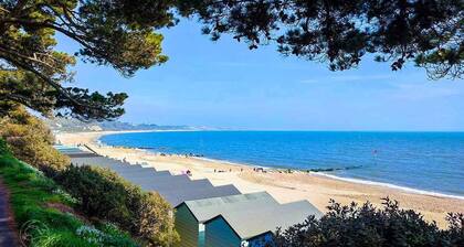 Bungalow-Modern-Eigenes Badezimmer-Gartenblick-Daisy Cottage
