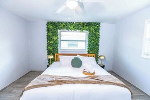 2 bedrooms, desk, iron/ironing board, travel cot